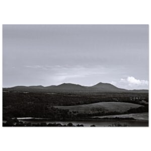Le noir et blanc comme révélateur de la stratigraphie du paysage – Tableau photo aluminium Le noir et blanc comme révélateur de la stratigraphie du paysage – Tableau photo aluminium