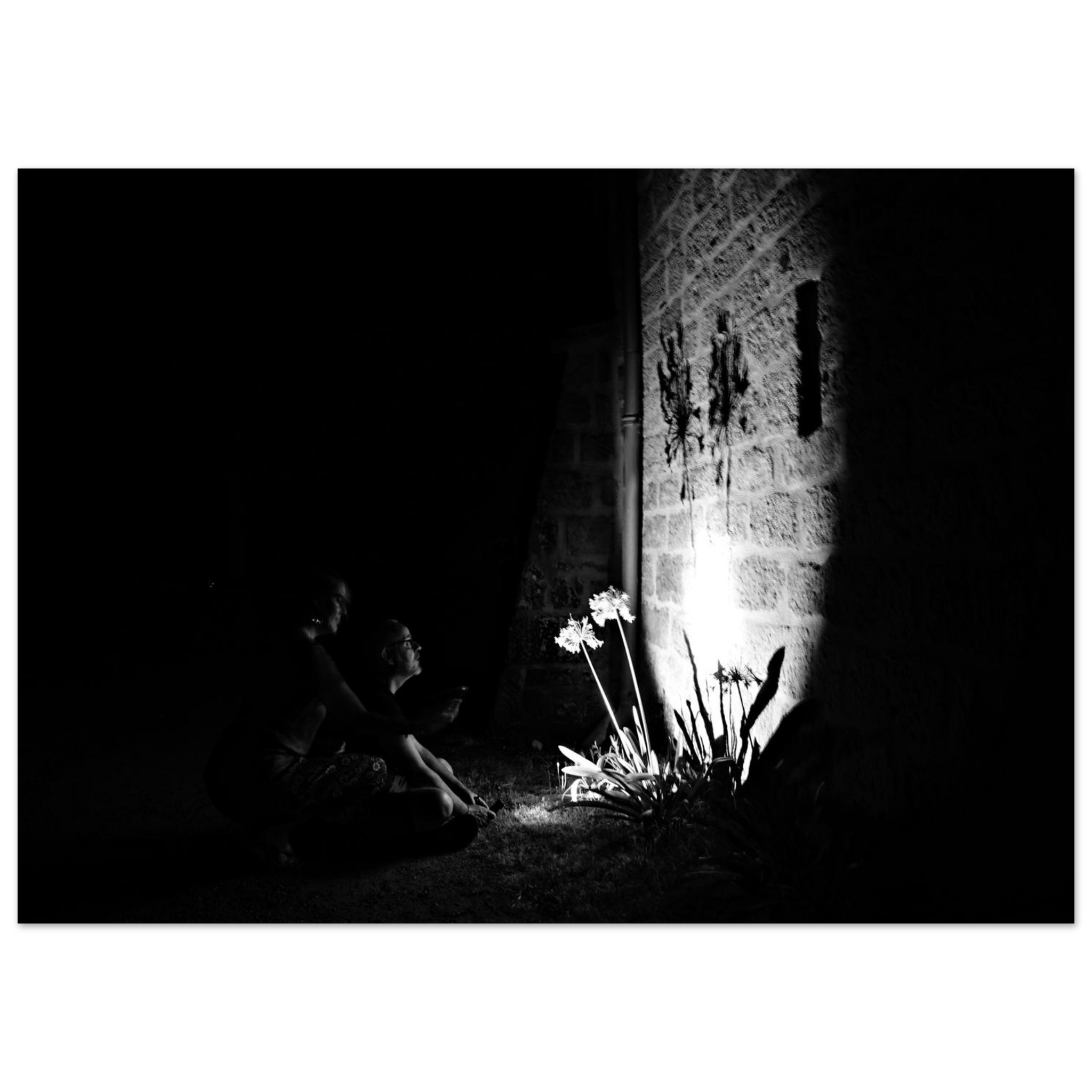 Les Jardiniers de la Nuit – Tableau photo noir et blanc Les Jardiniers de la Nuit – Tableau photo noir et blanc