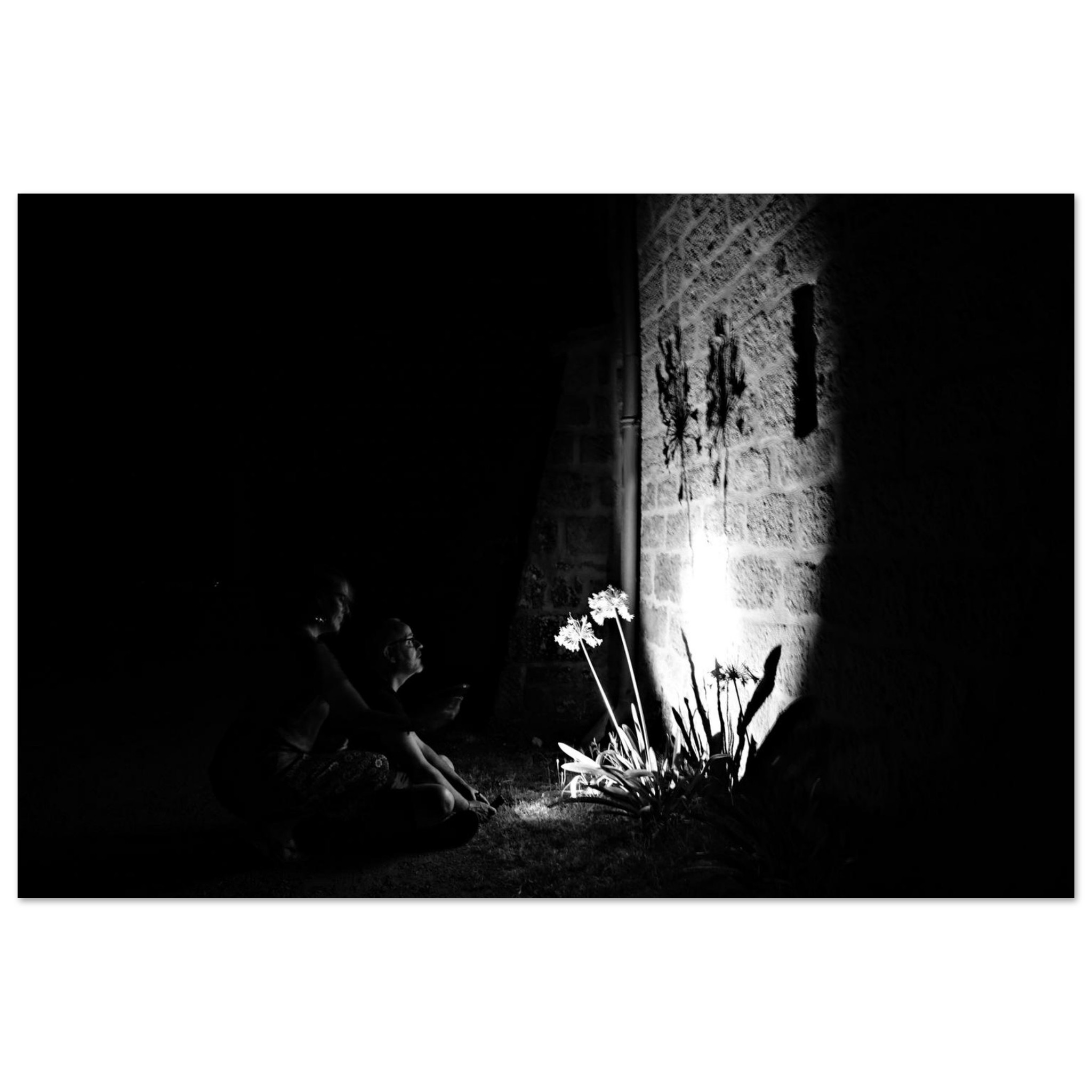 Les Jardiniers de la Nuit – Tableau photo noir et blanc Les Jardiniers de la Nuit – Tableau photo noir et blanc
