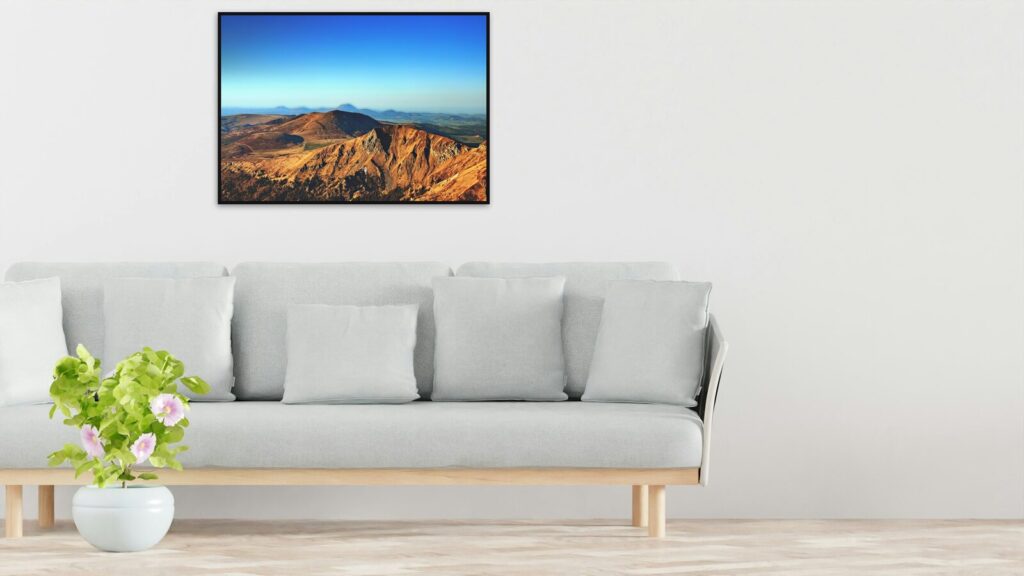 Massif du Sancy en lumière dorée, toile ou affiche encadrée Massif du Sancy en lumière dorée, toile ou affiche encadrée
