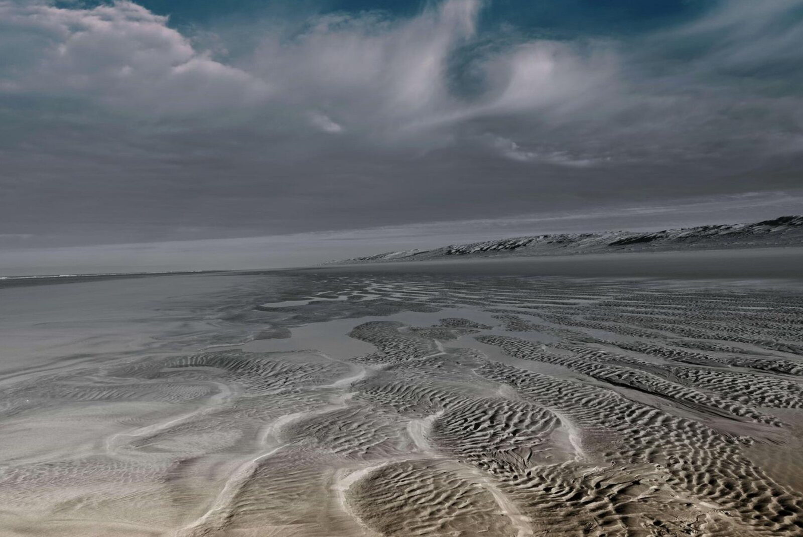 Rides de sable à marée basse, tableau sur aluminium, aperçu dans un intérieur