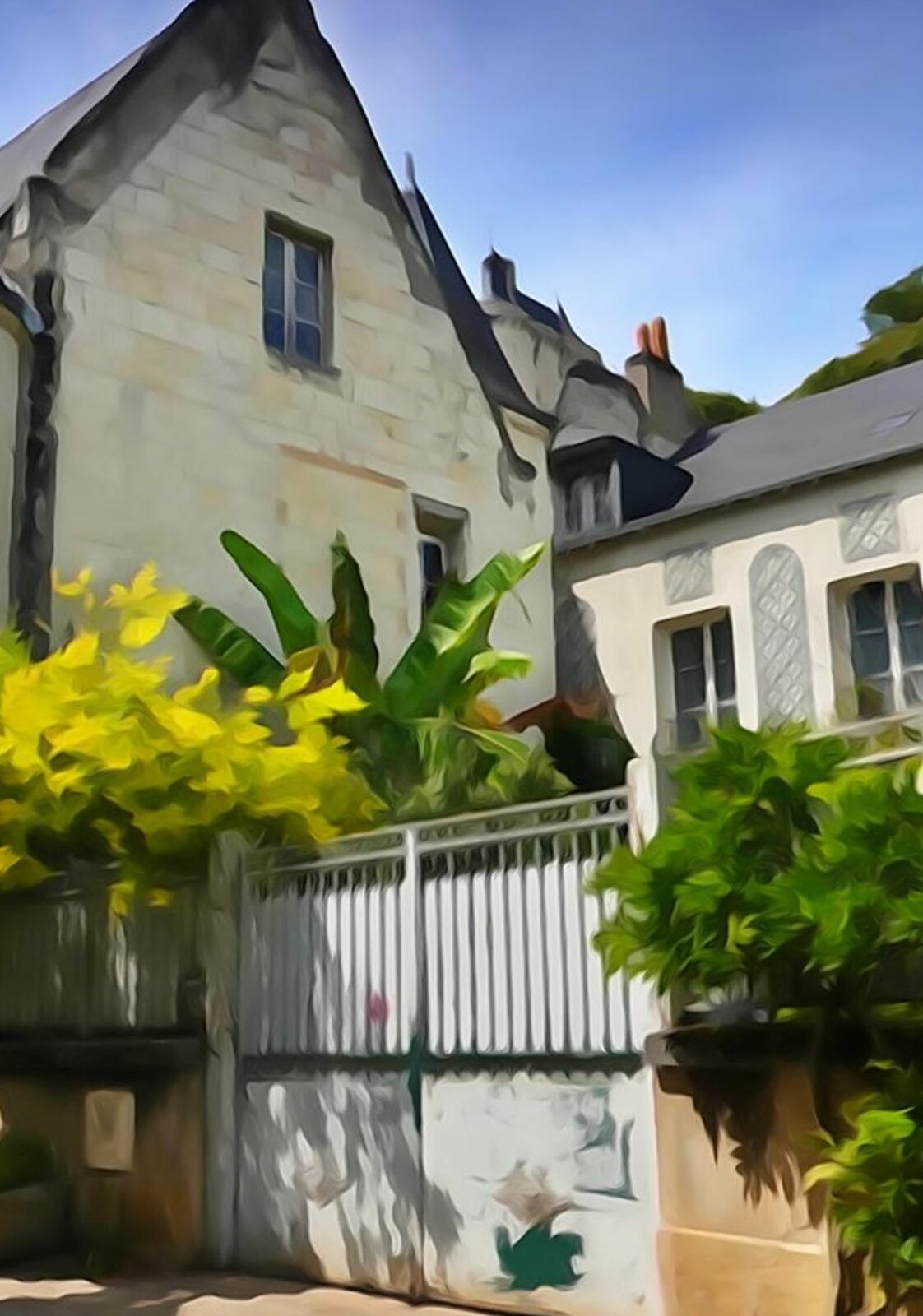 Maison de tuffeau derrière son portail, tableau sur aluminium, aperçu dans un intérieur