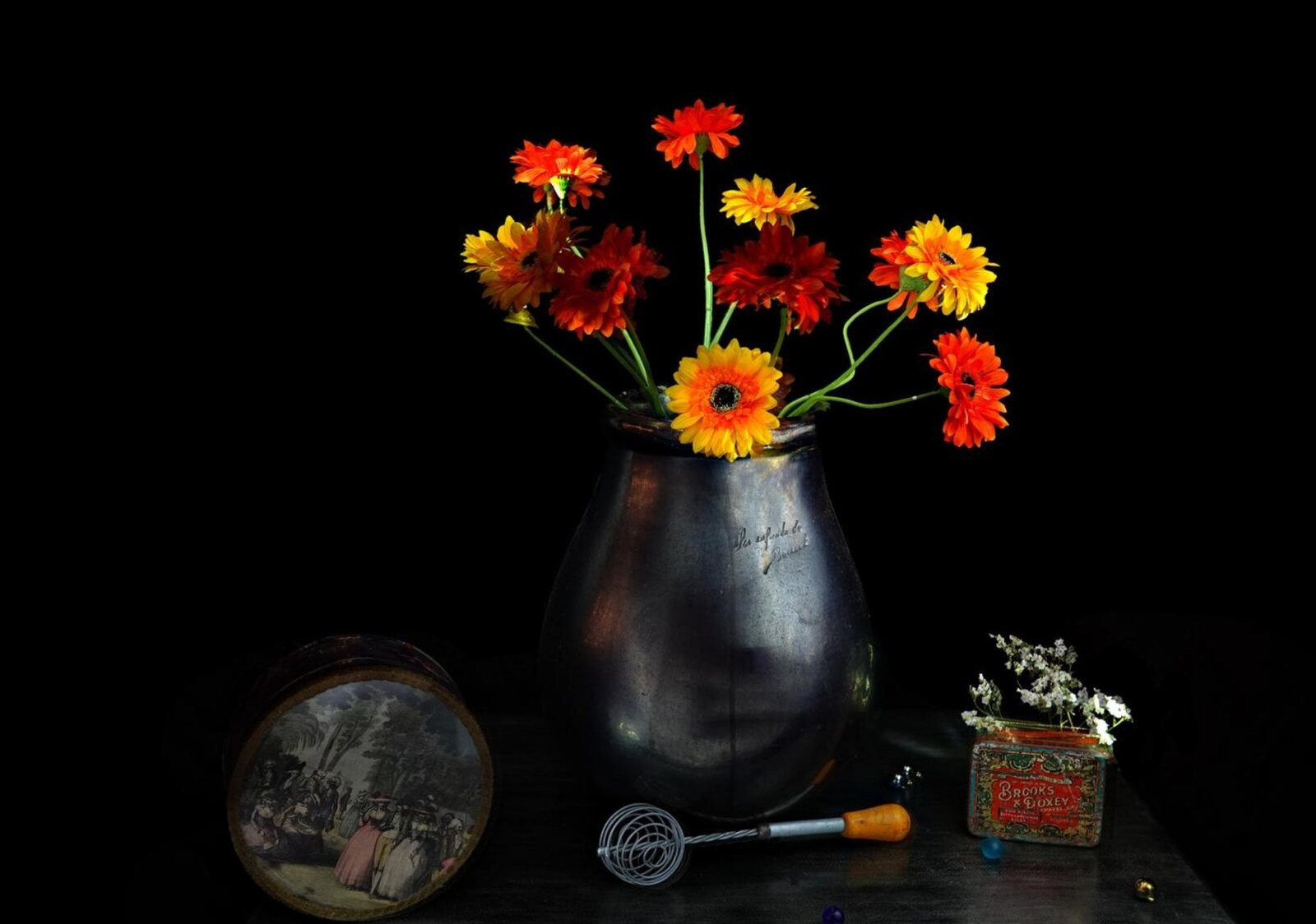 L’alliance des temps, tableau sur aluminium, aperçu dans un intérieur