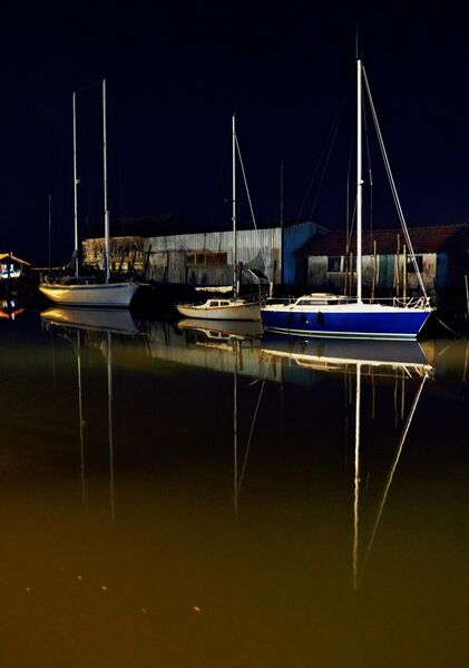 Voiliers au port, la nuit, tableau voiliers au port de nuit