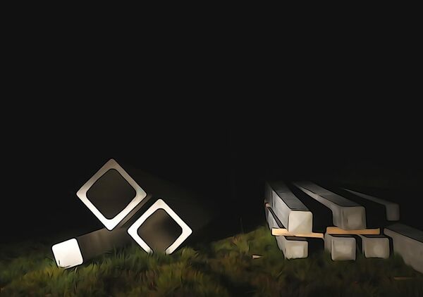 Profilés carrés dans la nuit, tableau profilés carrés éclairés la nuit