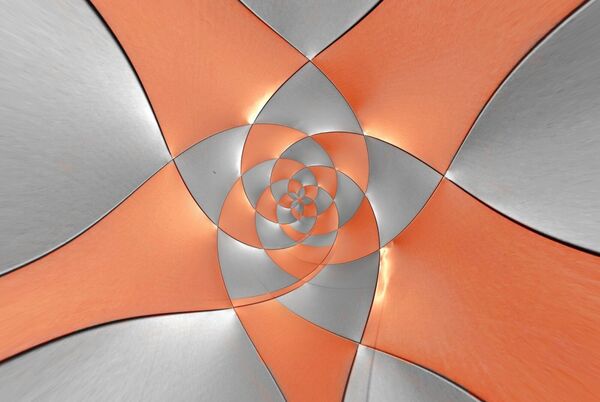 Écho de lumière, tableau spirale argent et orange