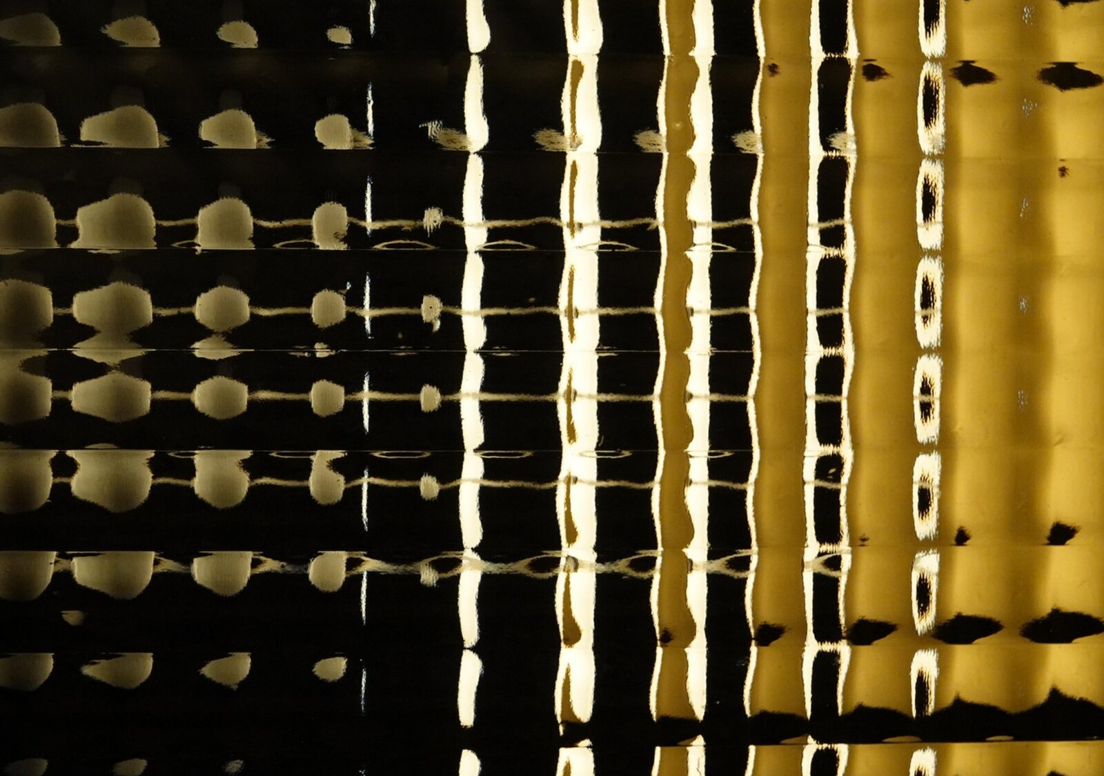 Fragments, tableau sur aluminium, aperçu dans un intérieur