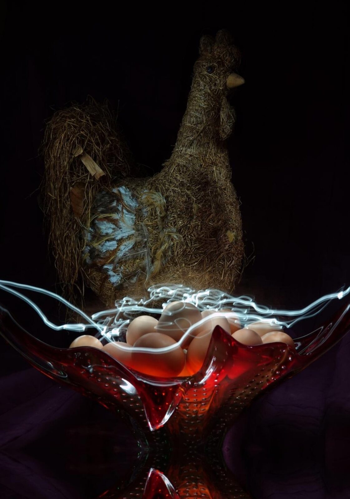La poule et les œufs célébrés, tableau sur aluminium, aperçu dans un intérieur