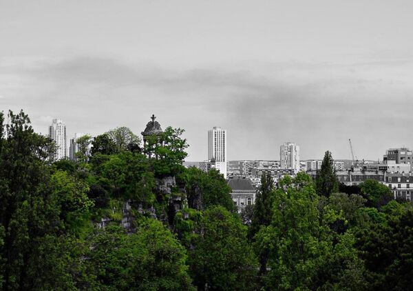 Le temple des Buttes-Chaumont dans la verdure, tableau parc des Buttes-Chaumont