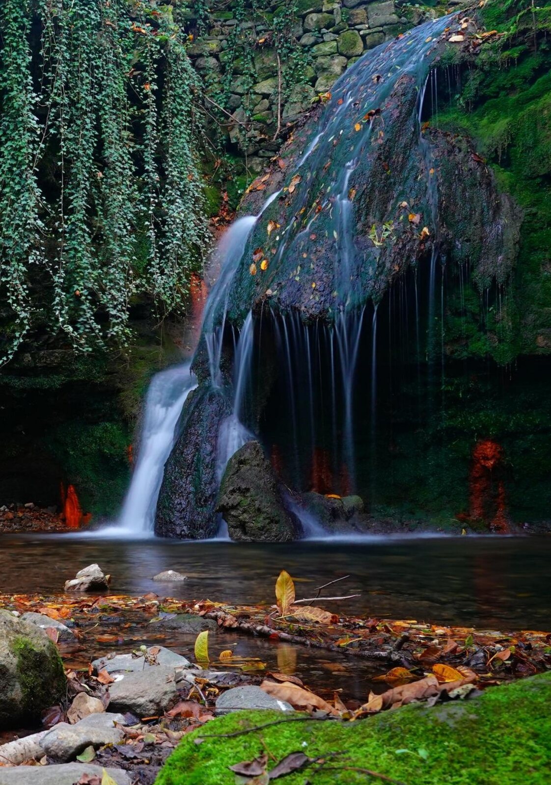Le voyage de l’eau, tableau sur aluminium, aperçu dans un intérieur