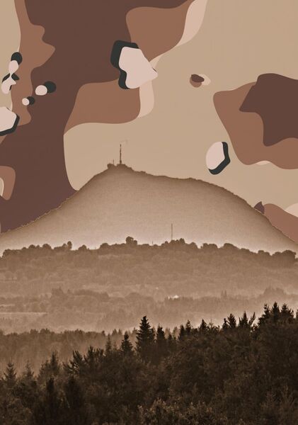 Volcan sépia sous un ciel camouflage, tableau volcan d’Auvergne en sépia