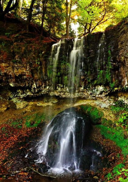 La cascade du Trador en automne, tableau cascade du Trador en automne