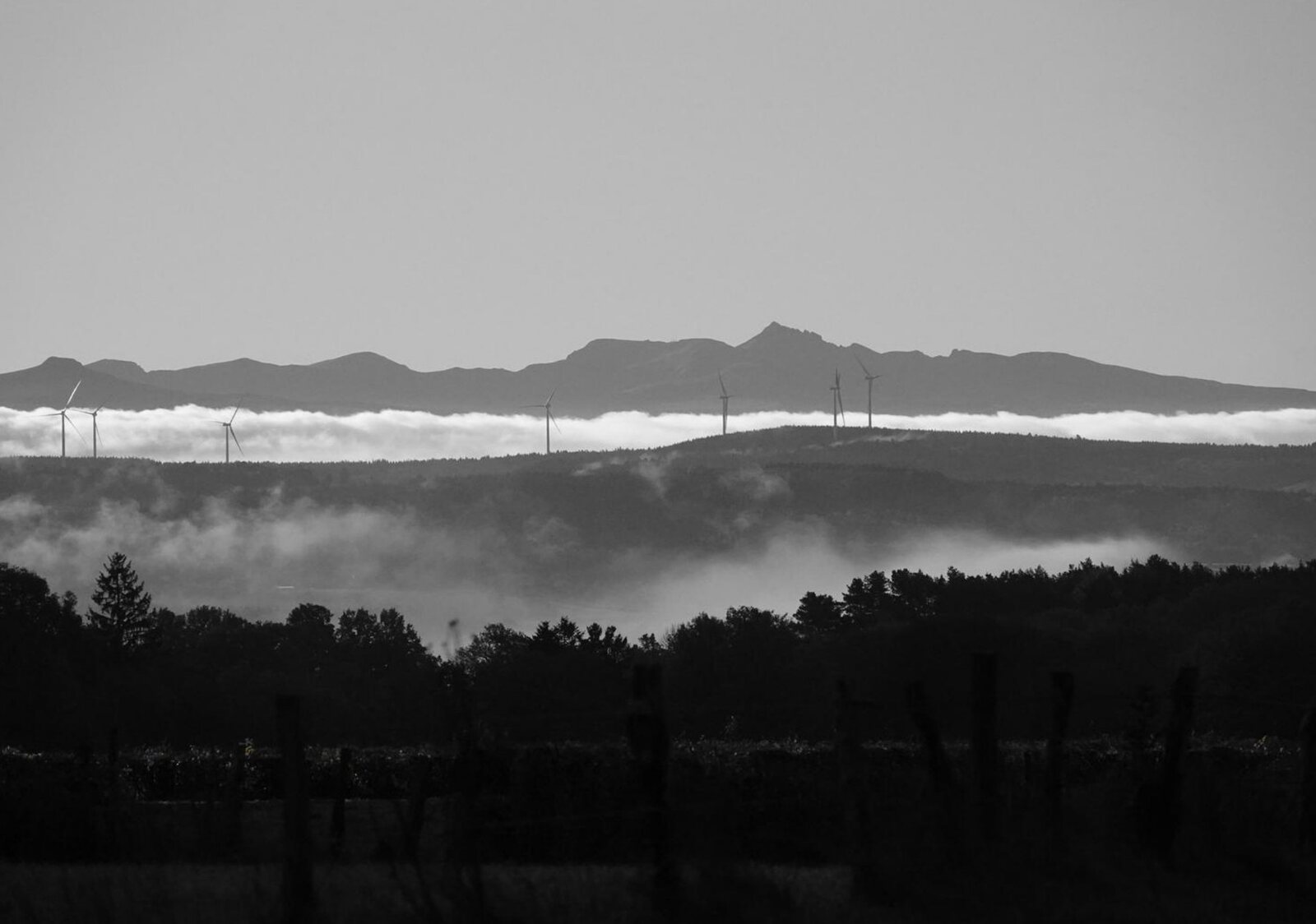 Le Sancy au-dessus de la mer de nuages, tableau sur aluminium, aperçu dans un intérieur