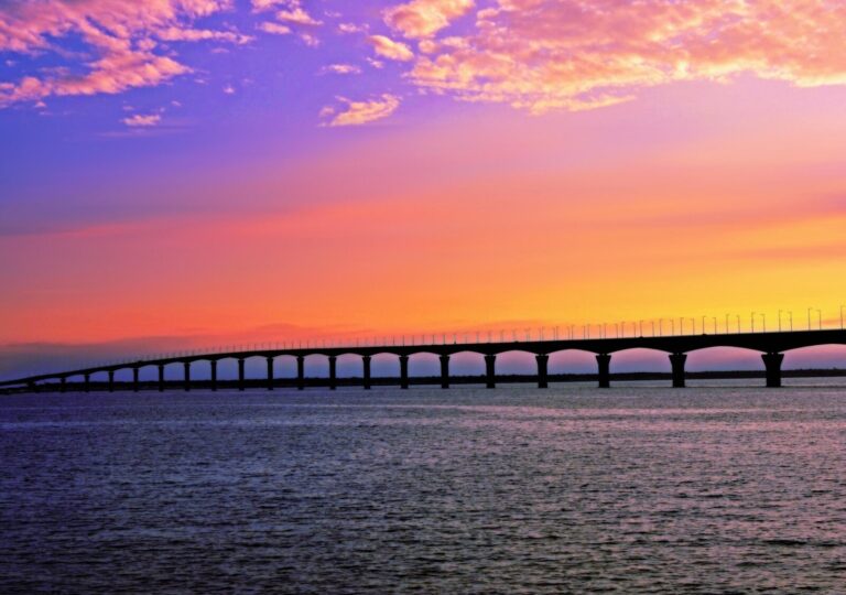 Le pont de l’île de Ré au coucher du soleil, tableau pont de l’île de Ré, photographie de Fabrice Courtadon