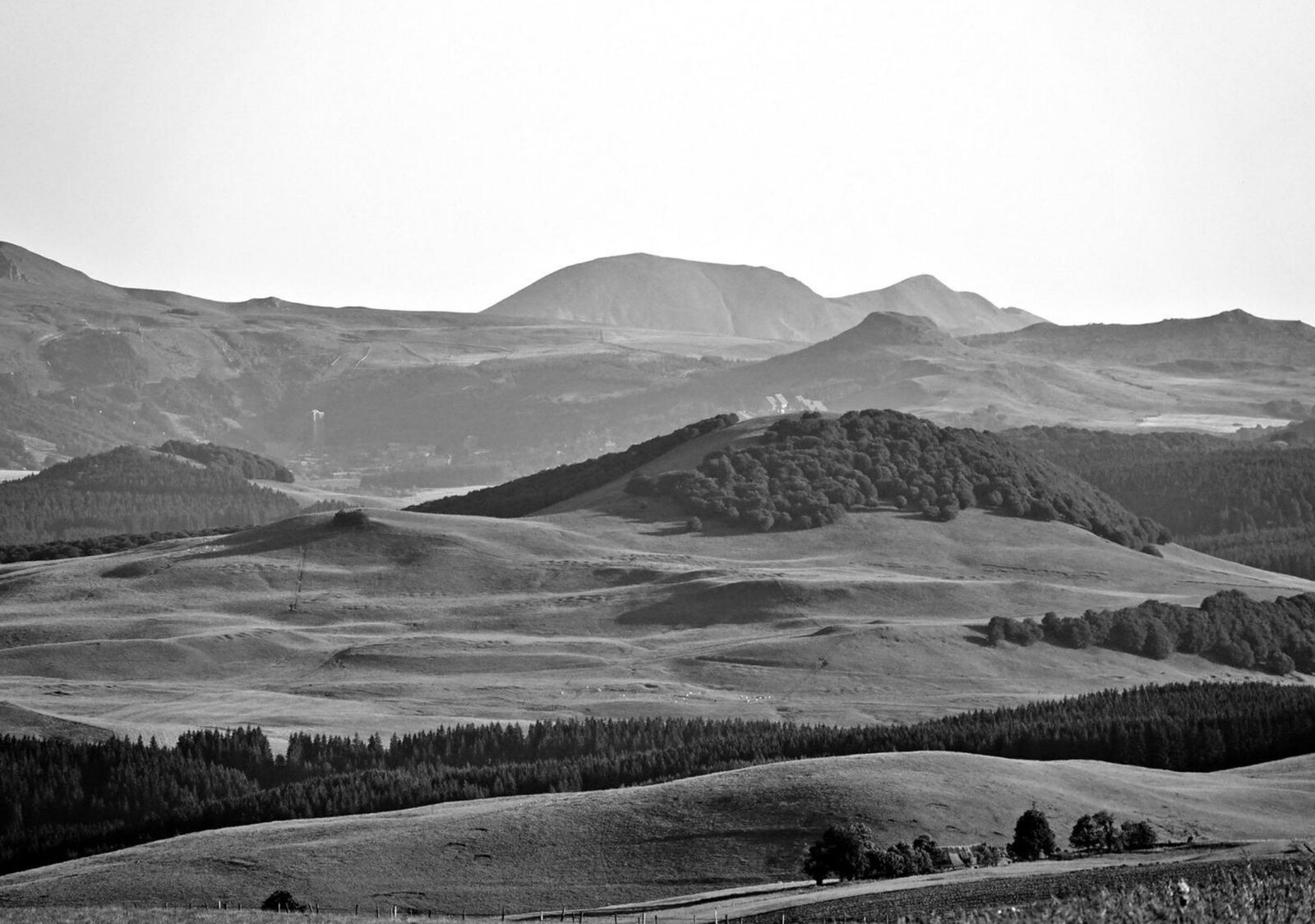 Terre de volcans, terre de résistance, tableau sur aluminium, aperçu dans un intérieur