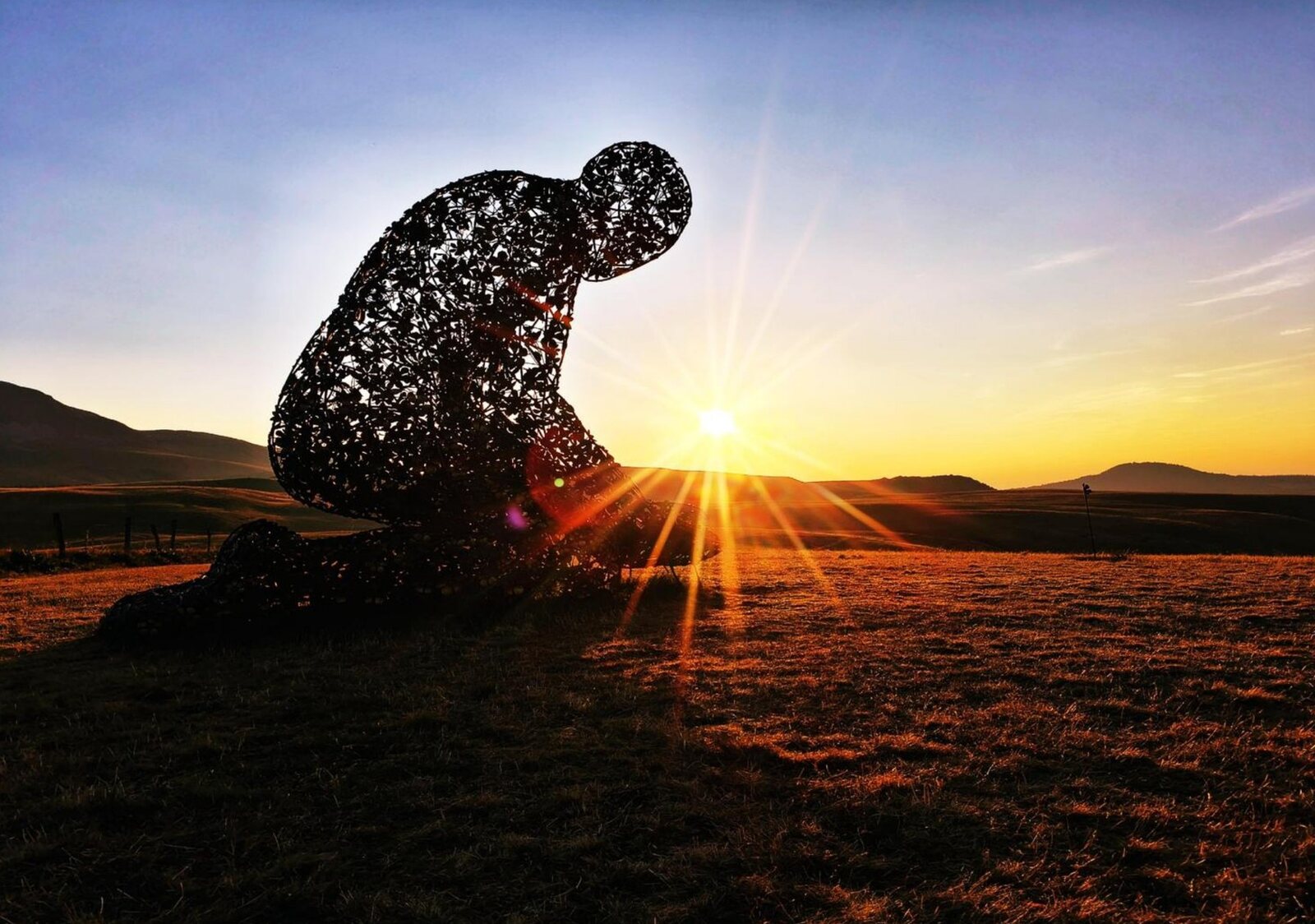 Appartenir à quelque chose de plus grand, tableau sur aluminium, aperçu dans un intérieur