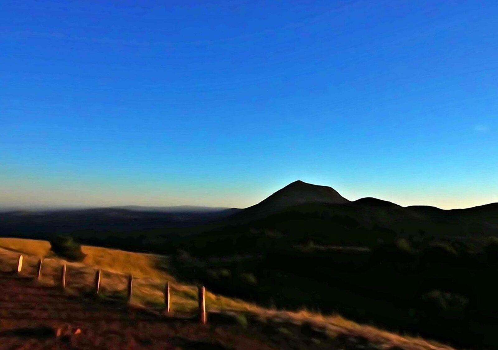 Murmure d’Auvergne, tableau sur aluminium, aperçu dans un intérieur
