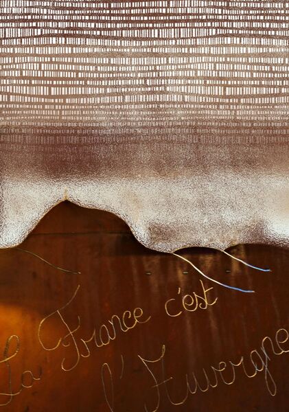 La France c’est l’Auvergne, calligraphie sur fond cuivré, tableau calligraphie Auvergne sur fond cuivré